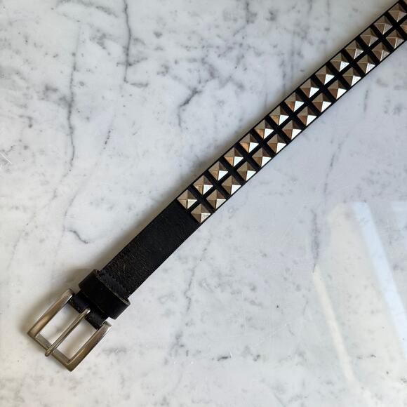 Studded Leather Black Belt - Unisex Medium - Punk Pyramid Silver Studs - Picture 11 of 15